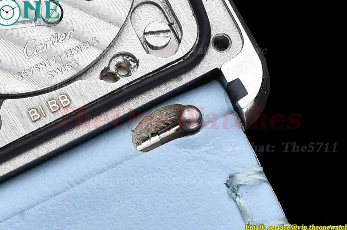 Quartz Leather White Strap LE Blue dial SS Small On Tank K11F Must 0330